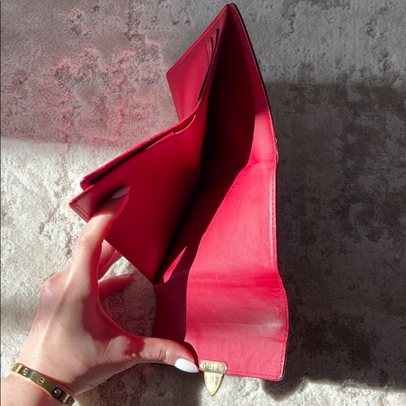 Louis Vuitton Red Monogram Vernis Koala Wallet - Picture 10 of 14